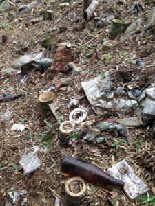 不法投棄のごみ