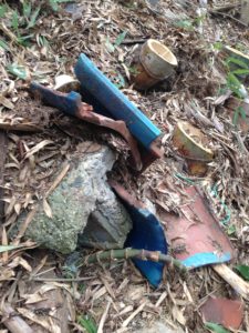 不法投棄のごみ