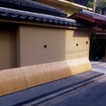 犬矢来（駒寄せ）