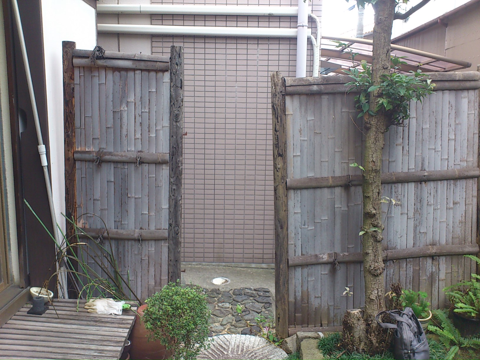 空間が明るくなる、晒竹建仁寺垣