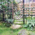 枝折戸　四つ目垣