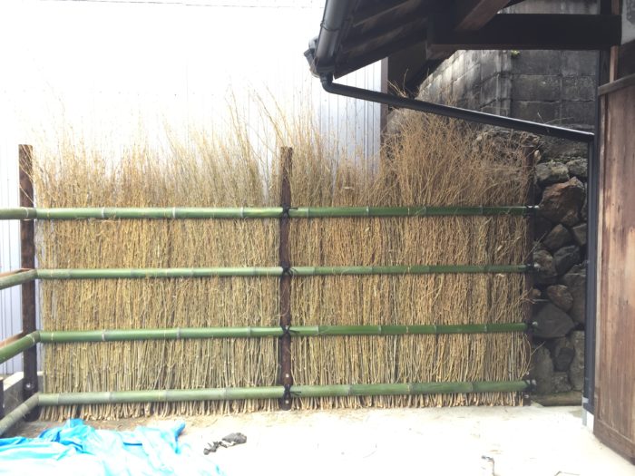 %ARABICA竹垣施工中