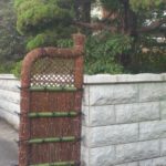 黒文字の玉袖垣