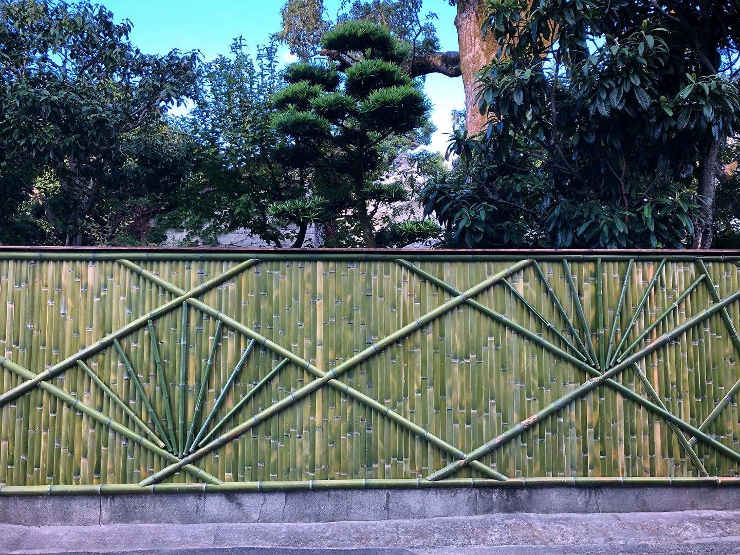 新しいスタイルの竹垣長岡銘竹株式会社